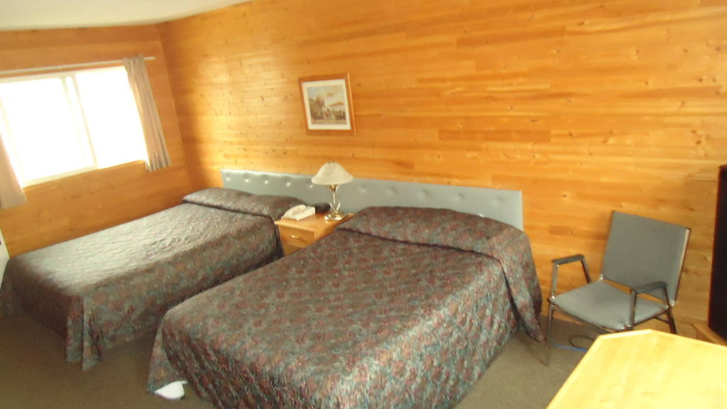 Dreamland Motel Moose Jaw Room photo