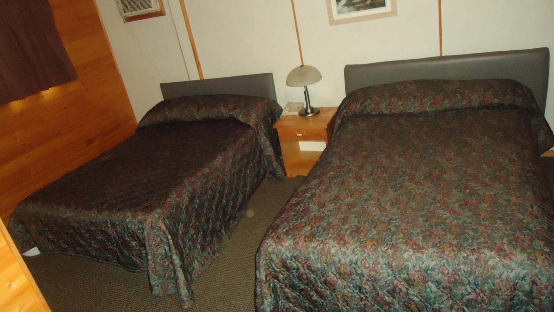 Dreamland Motel Moose Jaw Exterior photo